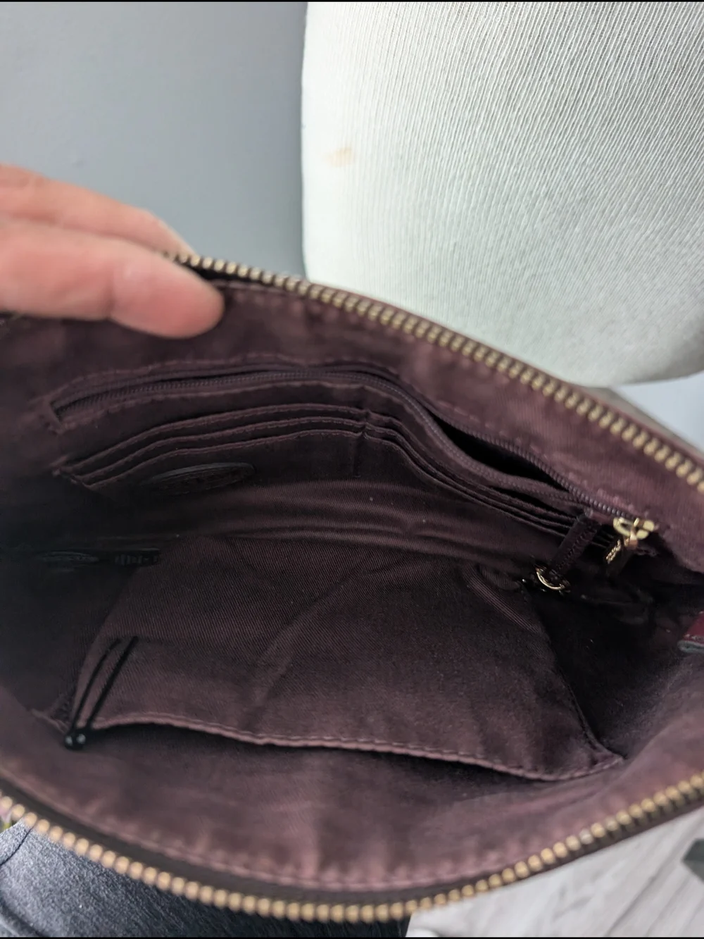 Fossil Burgundy Leather Crossbody Bag with Gold Hardware - Picture 4 of 4
